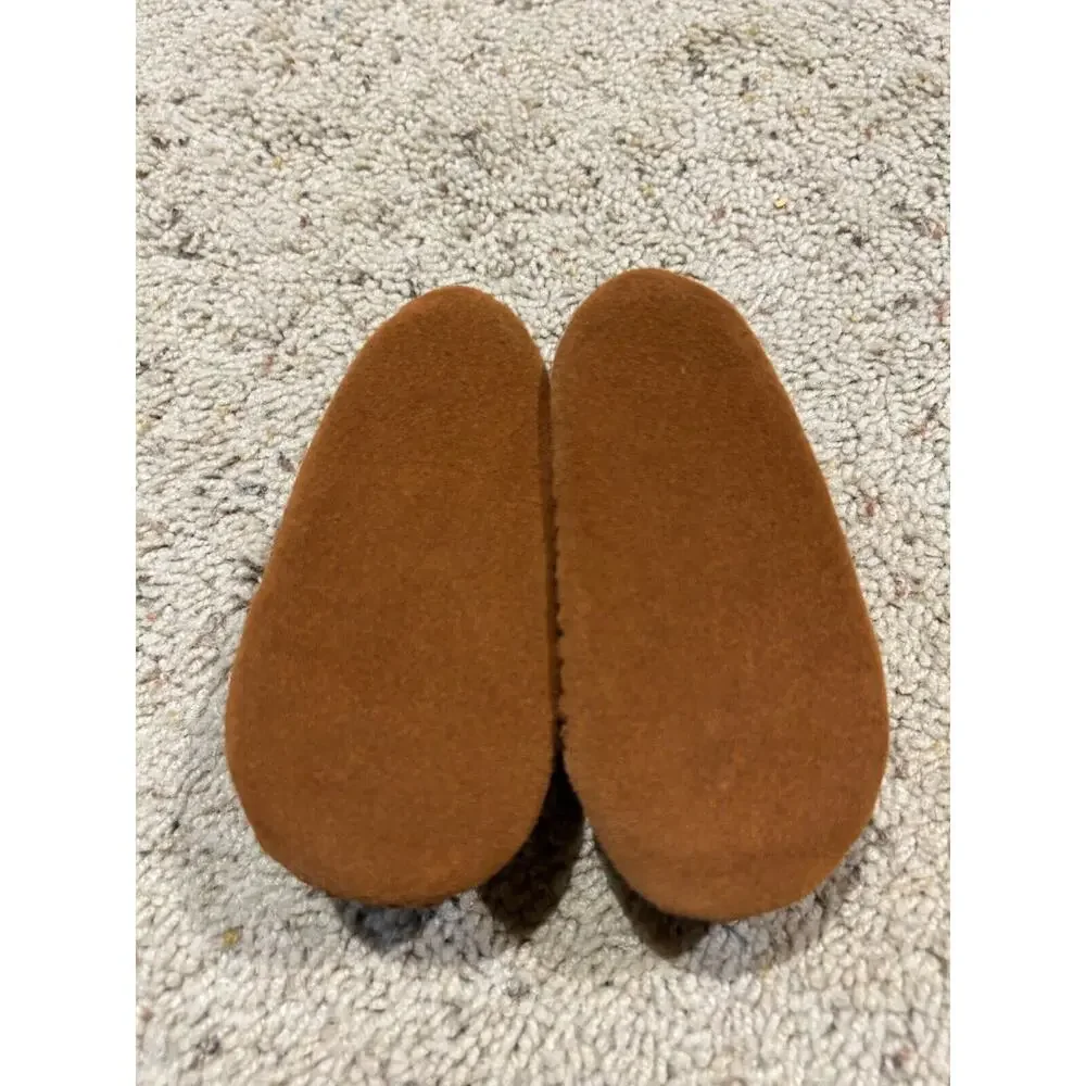 Minnetonka Moccasins infant size 1 Brown Leather FRONT STRAP FRINGE BOOTIE B23